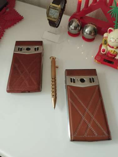 Восстанавливаем кожаное покрытие телефона