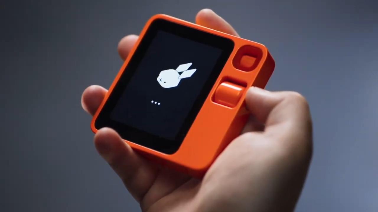 Rabbit r1 замена телефону за 18 000 рублей