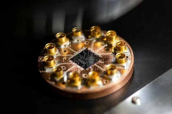 МФТИ запустили 12-кубитный квантовый процессор