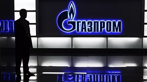 Газпром отказался от Microsoft и переходит на ОС России