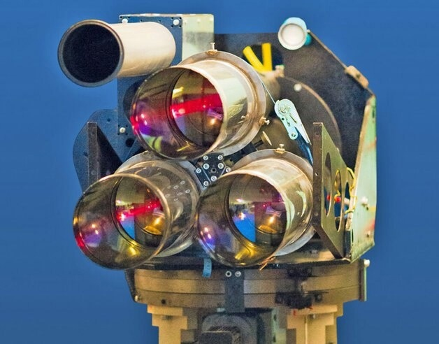 Российский лазер режет металл 260 мм на расстоянии 300 метров