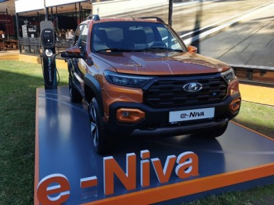 АвтоВАЗ показал электрическую версию Lada Niva Travel