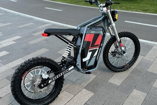 Критики в восторге от электробайков Земляков