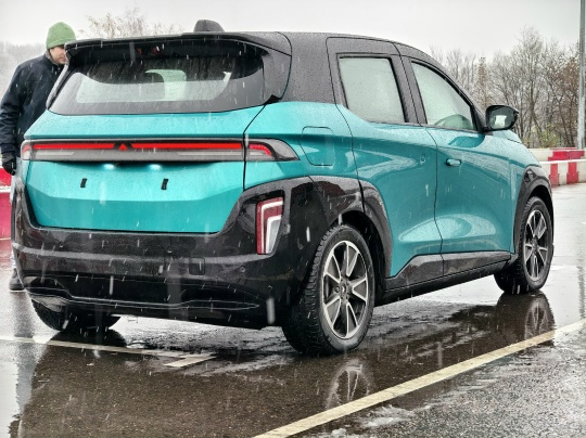 Электрокар Атом выходит в продажу.., но цена - 3 900 000 рублей !